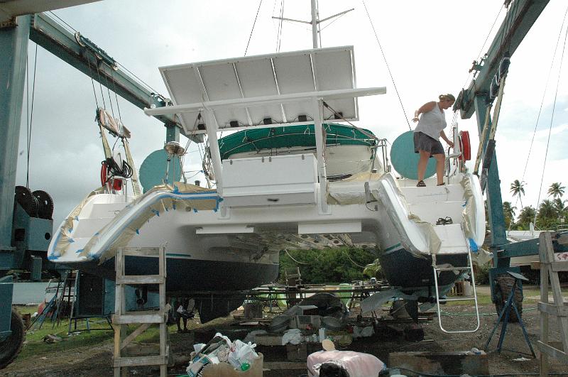 Bateau presqu a l eau.JPG